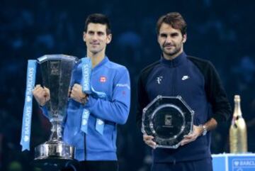 Novak Djokovic coronó su gran año ganando la Copa de Maestros en Londres ante Federer.