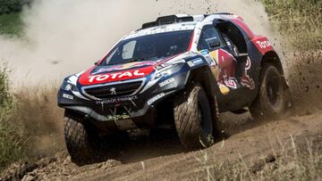 Carlos Sainz con su Peugeot.