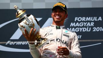 Victoria de Hamilton en Hungr¨ªa, con Alonso 7? y Sainz 8?