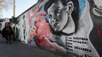 Fotografía de un mural alusivo a la poeta uruguaya Idea Vilariño, el 14 de agosto de 2020, en Montevideo (Uruguay).