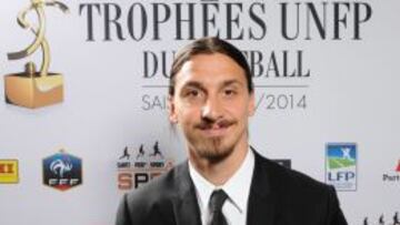 Ibrahimovic, con el premio.