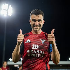 Postigo renueva con el Mirandés