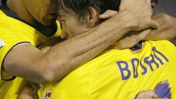 El Barcelona, con un equipo no habitual, dominó bajo la lluvia