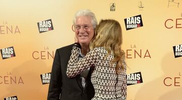 Richard Gere y Alejandra Silva en la premiere de la película "La cena" en los cines capitol de Madrid el 11 de diciembre de 2017. 