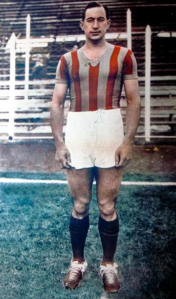 El Vasco fue uno de los grandes españoles que vino al futbol mexicano, pues con el Club España conquistó dos campeonatos. Antes de hacer su escala en México, Lángara jugó con su selección el Mundial de Italia 1934 y también estuvo con el Real Oviedo, además de San Lorenzo de Almagro