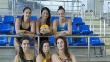 SEIS CAMPEONAS DEL MUNDO. Pili Peña, Mati Ortiz, Jenni Pareja, Anni Espar, Laura Ester y Maica García son la columna vertebral del CN Sabadell y de la Selección. Ahora el reto es Europa.