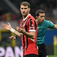 “Santiago Giménez pasó a ser la tercera opción”