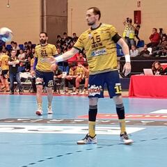 El Bidasoa renueva a Serrano y Azkue dice adiós la temporada