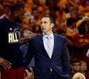 Acusan a LeBron James de no respetar a David Blatt