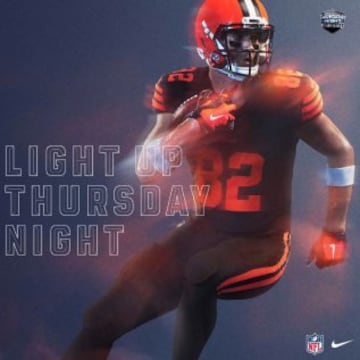 Los brillantes uniformes de la NFL para los jueves por la noche