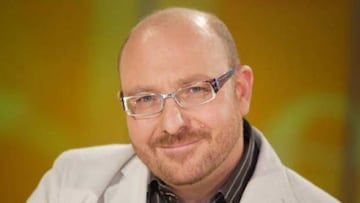 La nueva vida de Javier Capitán, el presentador de ‘El informal’ que marcó a una generación y entró en política