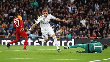 Karim Benzema of Real Madrid celebrates after scoring his team&#039;s fourth goal during the UEFA Champions League group A match between Real Madrid and Galatasaray at Bernabeu on November 06, 2019 in Madrid, Spain.