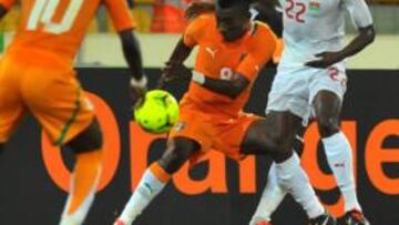 Kalou marcó y se lesionó.