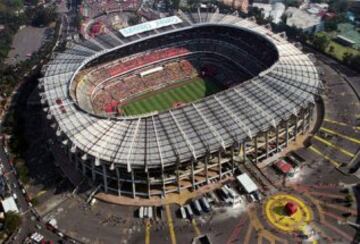 Construido en 1966 con un aforo de 102 mil 963 espectadores.