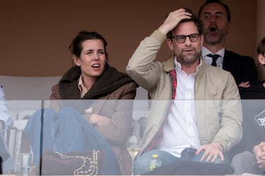 Charlotte Casiraghi, segunda de los hijos que tuvieron la princesa Carolina de Mónaco y Stéfano Casiraghi, y Nicolas Mathieu, novelista francés.