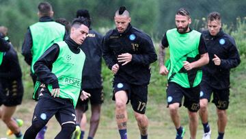 Los jugadores del Nápoles en un entrenamiento.