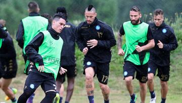 Los jugadores del N&aacute;poles en un entrenamiento.