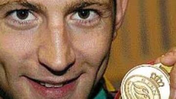 <b>SEGUNDO ORO.</B> Lorente, campeón de España en 50 y 100 libres.