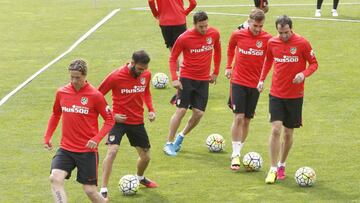 TORRES , GAMEZ , KOKE , GRIEZMANN Y GODIN
ENTRENAMIENTO ATLETICO DE MADRID