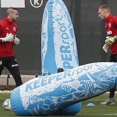 Jaume cierra su año mágico abriendo el debate en la portería