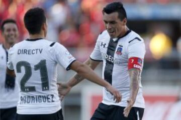 Esteban Paredes celebra su gol con Camilo Rodríguez