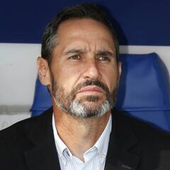 Vicente Moreno: "Vamos casi a penalti por partido"