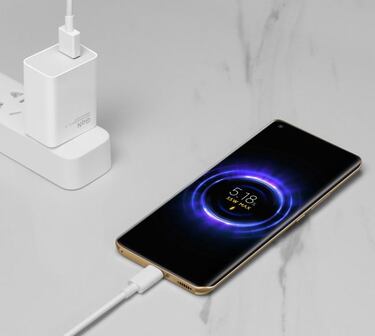 Confirmado: Xiaomi Mi 11 sí incluye el cargador en la caja