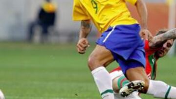 <b>O FABULOSO. </b>Luis Fabiano, en la imagen en el Brasil-Corea descubre sus intenciones en una interesante entrevista concedida al Daily Star. Sunday.