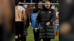 Flick ve a De Jong desabrigado y hace esto: es distinto a todo