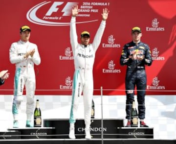 Lewis Hamilton gana por delante de Nico Rosberg y Max Verstappen.