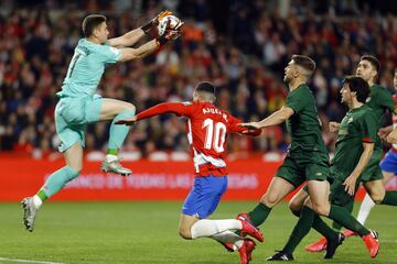 Unai Simón, Antonio Puertas y Yeray.