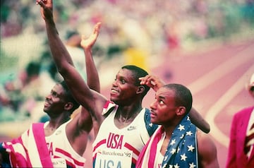 Medalla de oro en la carrera de relevos 4X100.