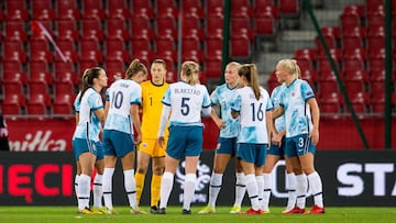 Noruega no pudo pasar del empate ante Polonia.