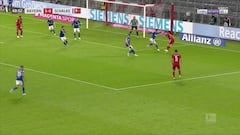 ¿Genialidad o burla? El pase de rabona de Lewandowski en la goleada ante Schalke 04