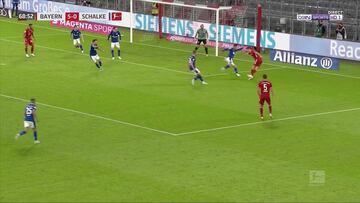 La imagen de lo sobrado que va el Bayern: Lewandowski en el 6-0