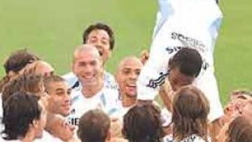 <b>ALUCINAN. </b>En sólo 25 minutos Robinho ha impresionado a sus compañeros y a sus rivales.