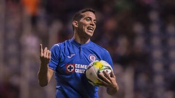 Aunque el estratega portugués aceptó que ambos clubes están negociando por el mediocampista argentino.