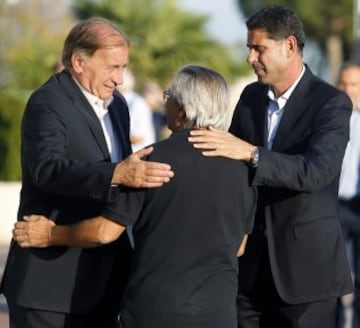 Ignacio Zoco ha recibido hoy el último adiós de sus familiares, amigos y personalidades del fútbol en el entierro celebrado en Pamplona.
Toni Grande y Hierro.