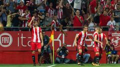 Resumen, goles y resultado del Girona 1-0 M&aacute;laga, disputado en Montilivi desde las 20:15 horas. Un gol de Alcal&aacute; da un triunfo hist&oacute;rico a los albirrojos. 