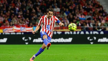 MADRID, 08/11/2025.- El centrocampista del Atlético de Madrid Koke Resurrección durante el encuentro correspondiente a la jornada 12 de LaLiga entre Atlético de Madrid y Levante UD celebrado este sábado en el estadio Metropolitano de Madrid. EFE/ Zipi