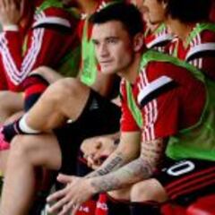 Aránguiz hará parte de su proceso de recuperación en Chile