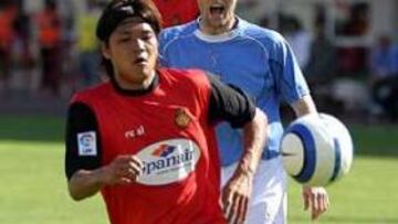 <b>OKUBO.</B> El delantero japonés del Mallorca fue uno de los protagonistas de la jornada.