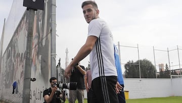 Álvaro Medrán, durante el entrenamiento del Valencia del pasado 28 de octubre de 2016.