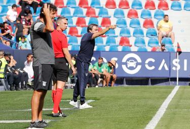 Felipe Miñambres vuelve a escena