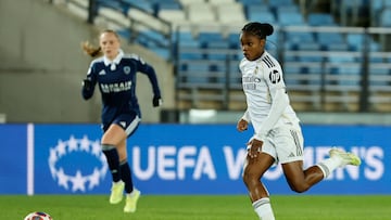 MADRID, 18/02/2026.- La delantera colombiana del Real Madrid Linda Caicedo controla el balón durante el partido de Liga de Campeones femenina entre el Real Madrid y el París FC, este miércoles en el estadio Alfredo di Stéfano. EFE/ Mariscal