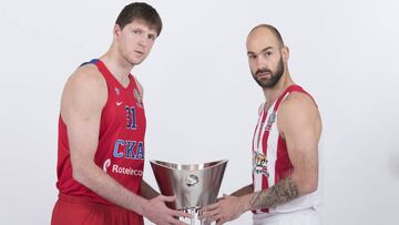 Viktor Khryapa y Vassilis Spanoulis.