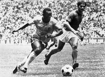 Pelé playing for Brazil in the 1970 World Cup.