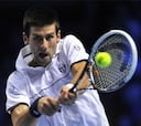 Djokovic sufre para lograr remontar a Thomas Berdych