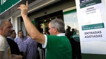 Entradas agotadas para la afici&oacute;n del Elche antes de viajar a Valencia.