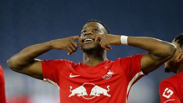 Mukiele, en un partido con el Leipzig.